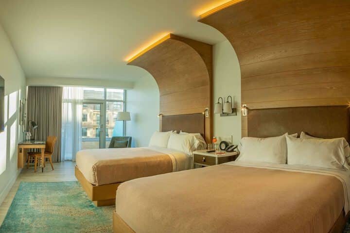 Room 10 of 82