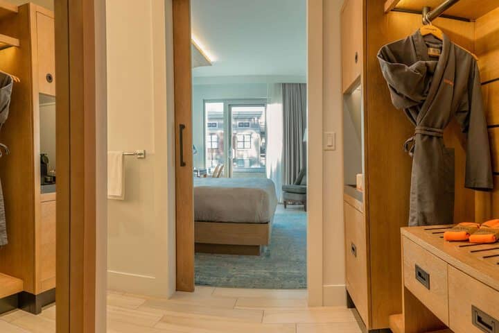 Room 12 of 82