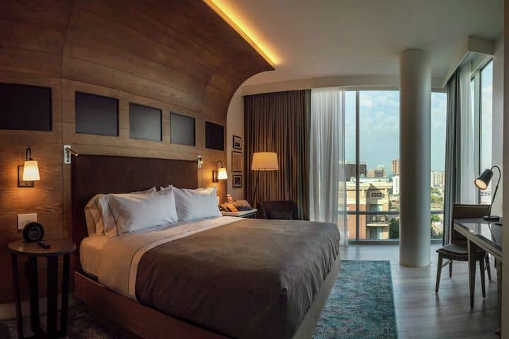 Room 34 of 82