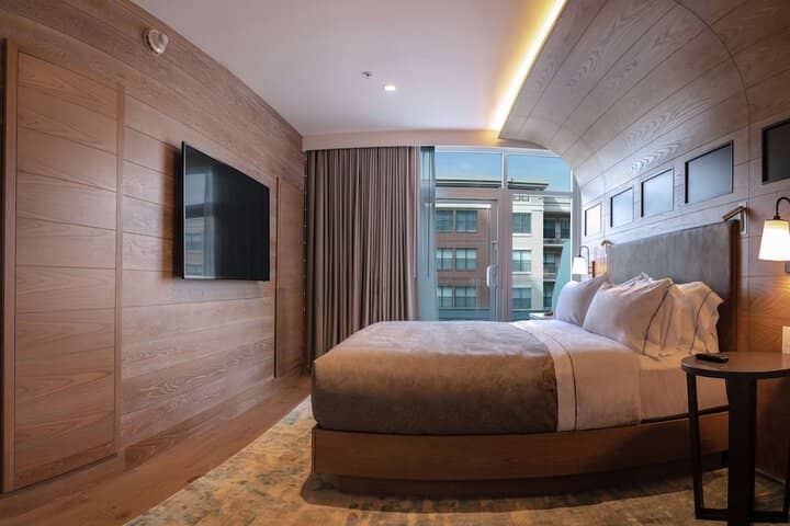 Room 17 of 82